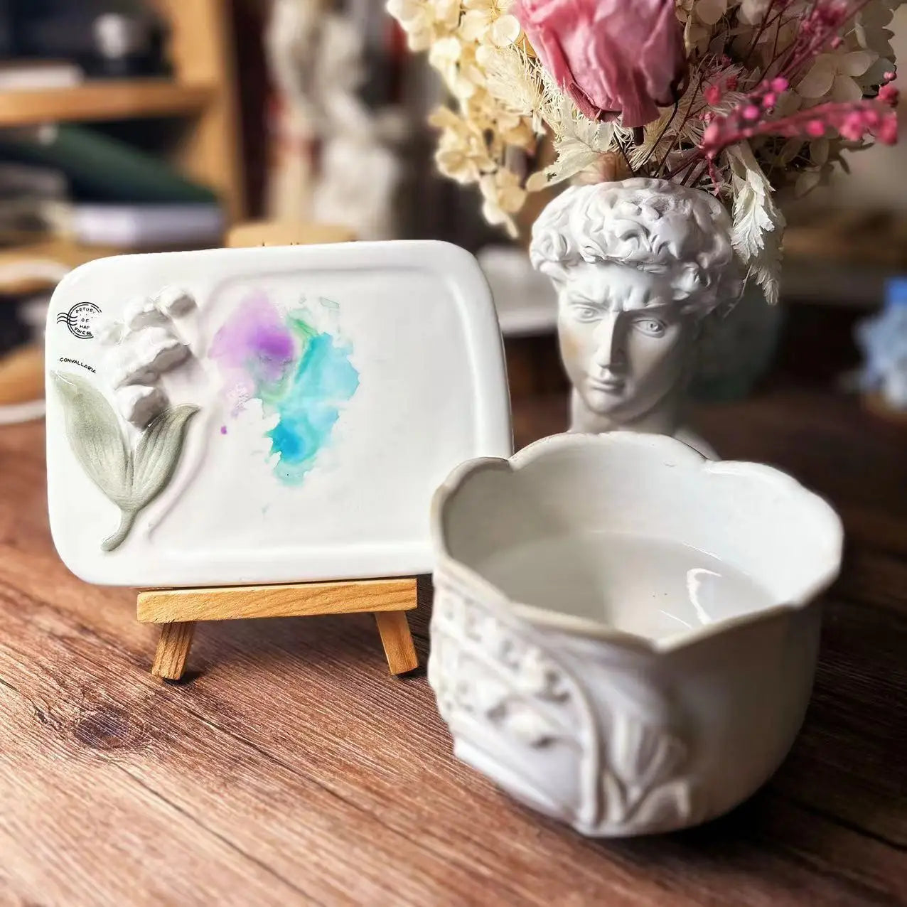 LilyBrush – Vintage Ceramic Pen & Brush Wash Cup